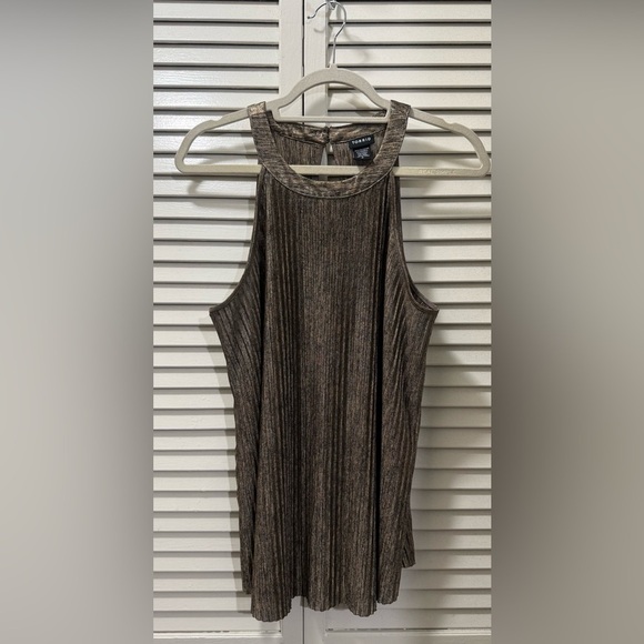 Torrid Pleated Metallic Knit High Neck Tank - Picture 4 of 8